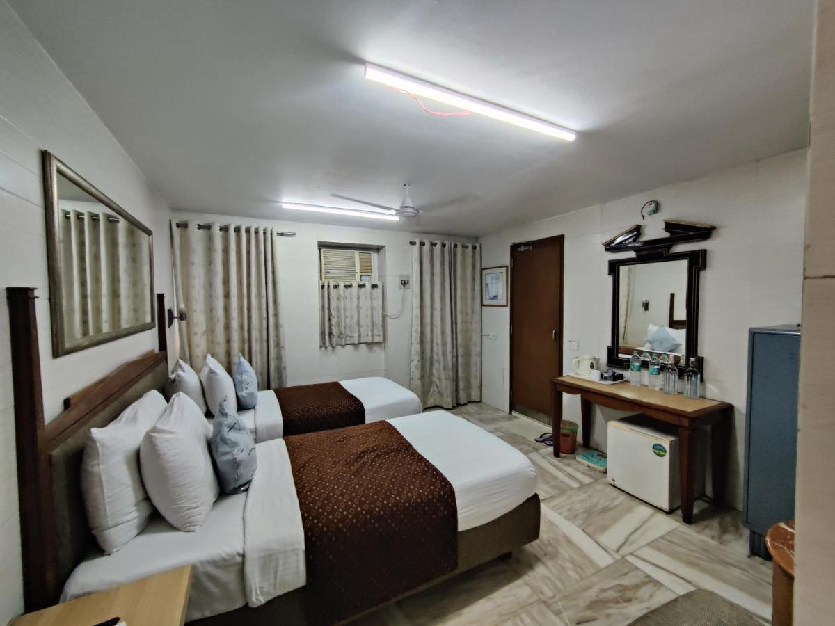 Capital Hotel Mumbai  Buitenkant foto
